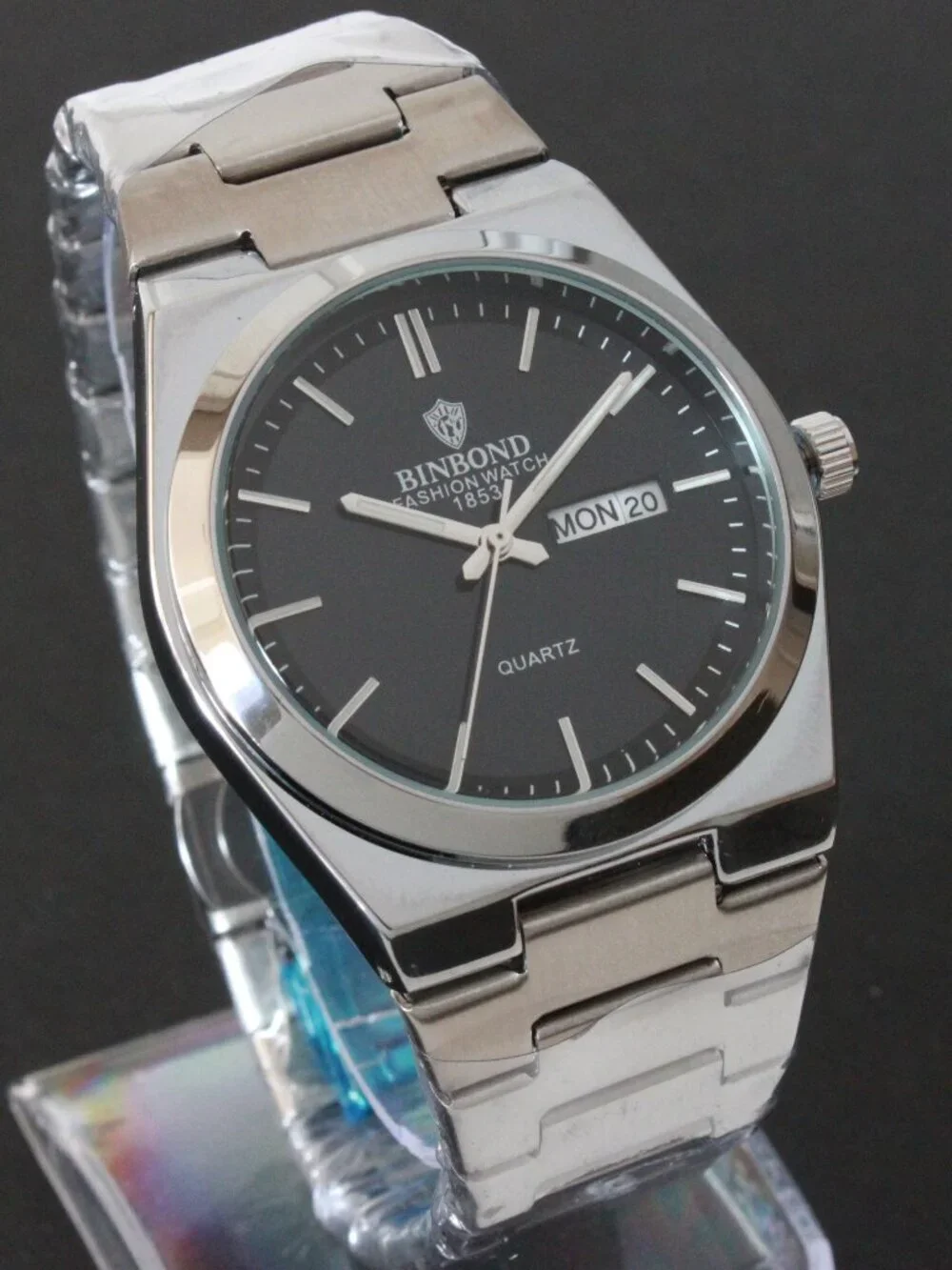 Men's Integrated Bracelet Sports Watch Stainless Steel Black Dial Quartz 40mm